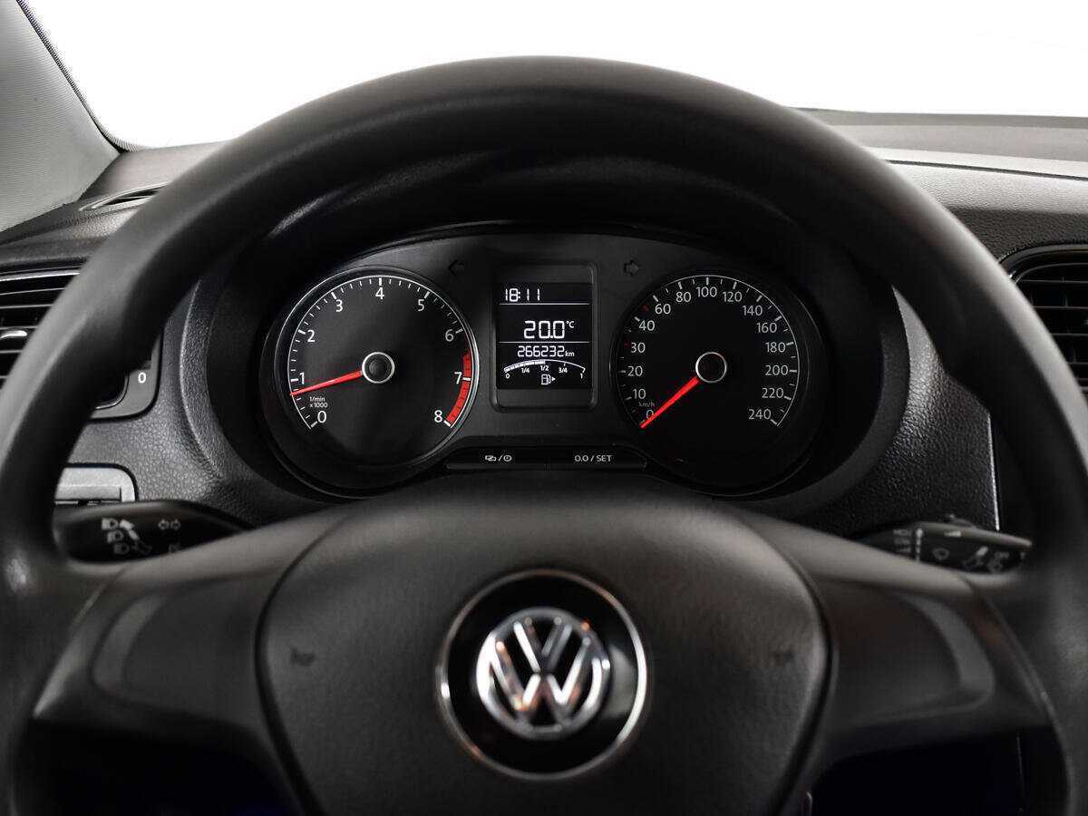 Volkswagen Polo с пробегом — 2019 год. Фото: #10