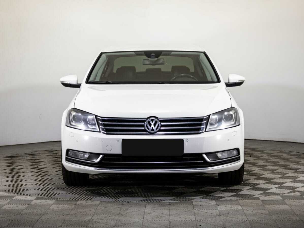 Volkswagen Passat с пробегом — 2013 год. Фото: #1