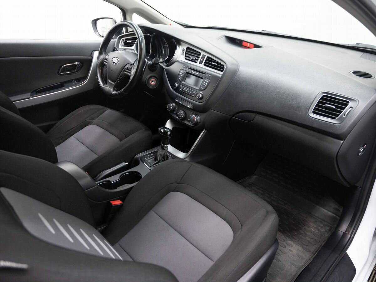 Kia Ceed с пробегом — 2014 год. Фото: #9