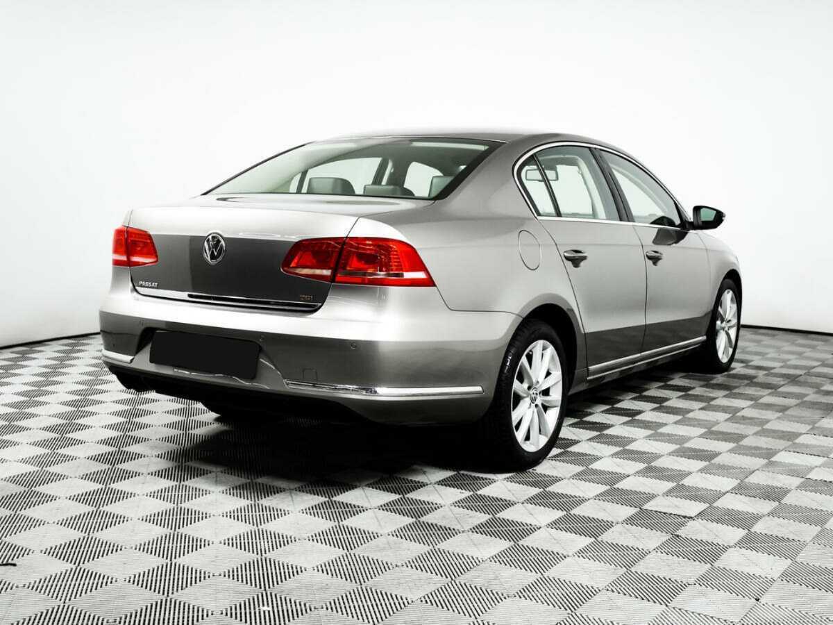 Volkswagen Passat с пробегом — 2012 год. Фото: #4