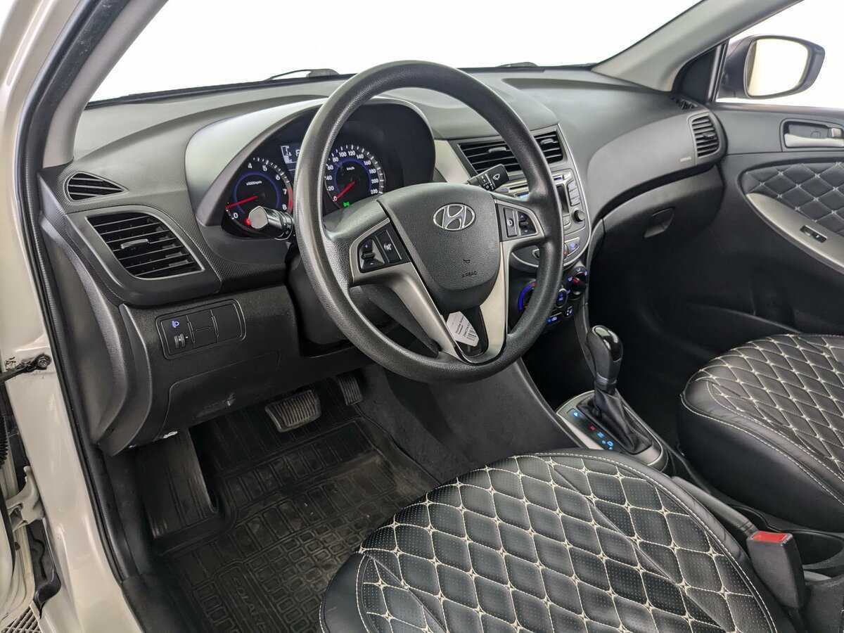 Hyundai Solaris с пробегом — 2015 год. Фото: #13