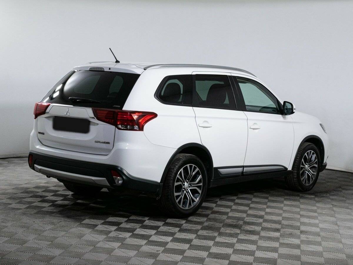Mitsubishi Outlander с пробегом — 2016 год. Фото: #4