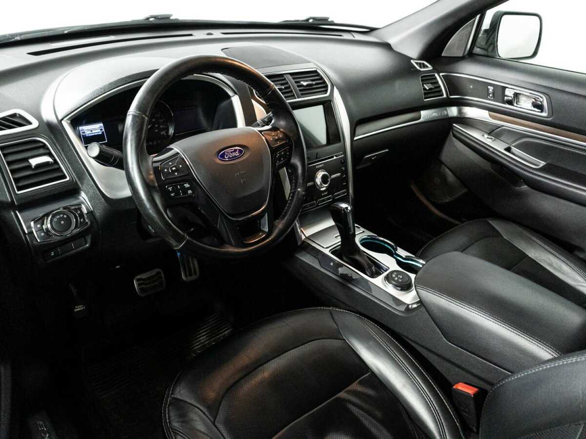 Ford Explorer с пробегом — 2017 год. Фото: #10