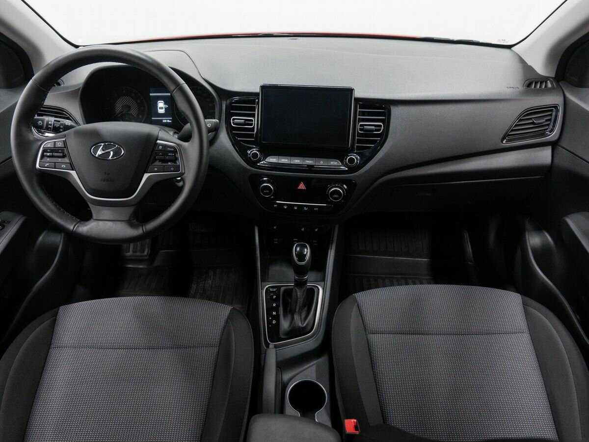 Hyundai Solaris с пробегом — 2021 год. Фото: #9