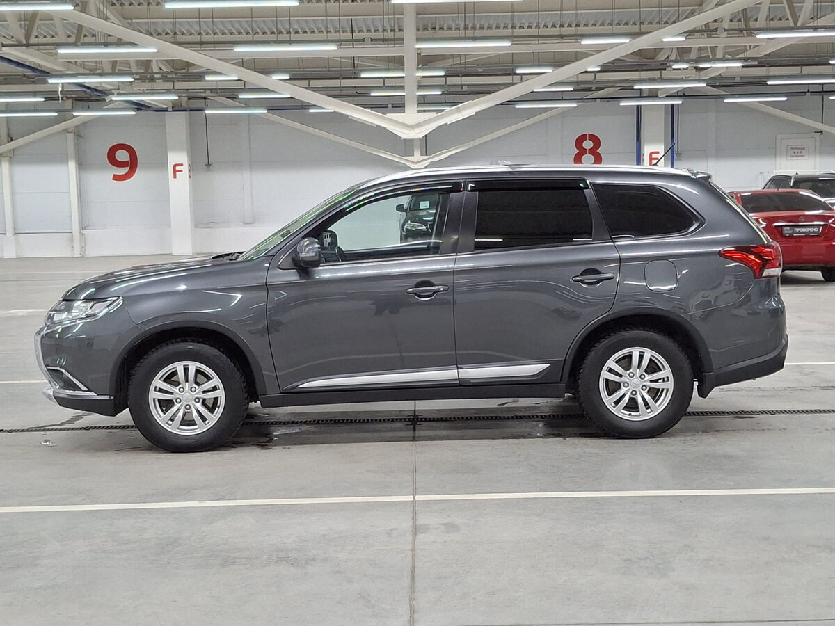 Mitsubishi Outlander с пробегом — 2015 год. Фото: #7