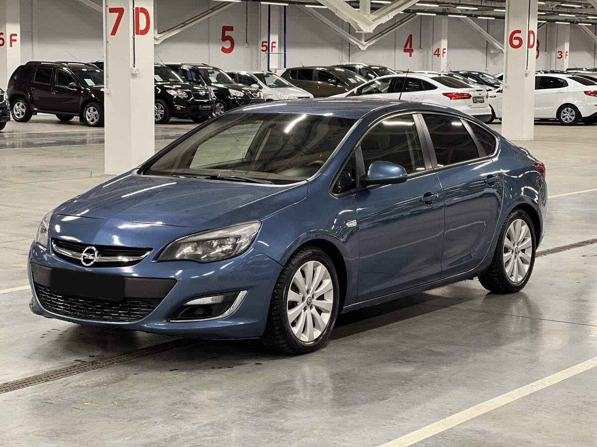 Opel Astra с пробегом — 2013 год. Посмотреть фото