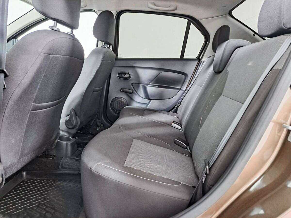 Renault Logan с пробегом — 2019 год. Фото: #9