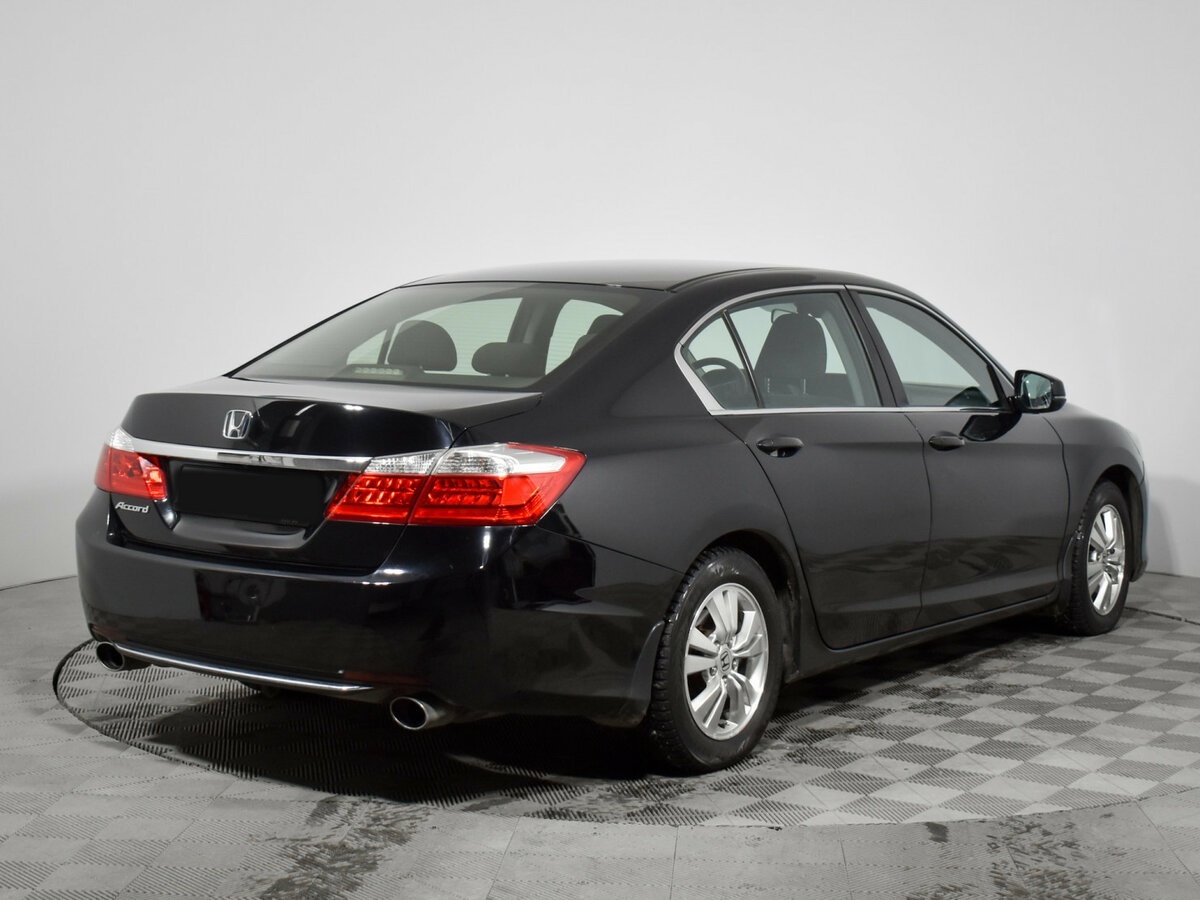Honda Accord с пробегом — 2013 год. Фото: #4