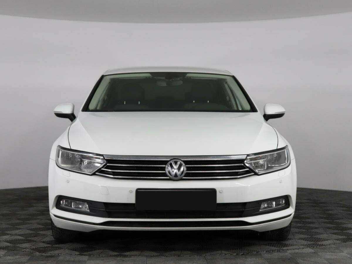 Volkswagen Passat с пробегом — 2016 год. Фото: #1