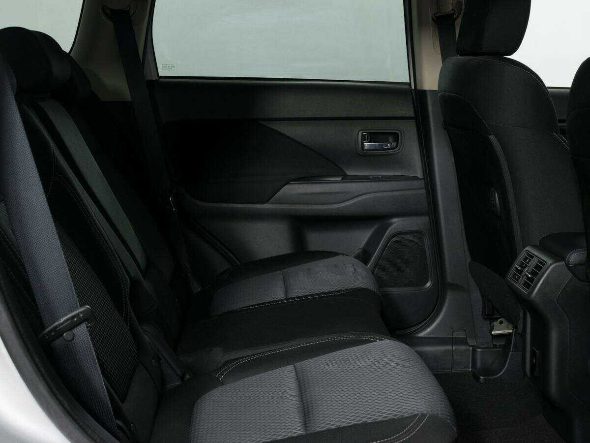 Mitsubishi Outlander с пробегом — 2021 год. Фото: #11
