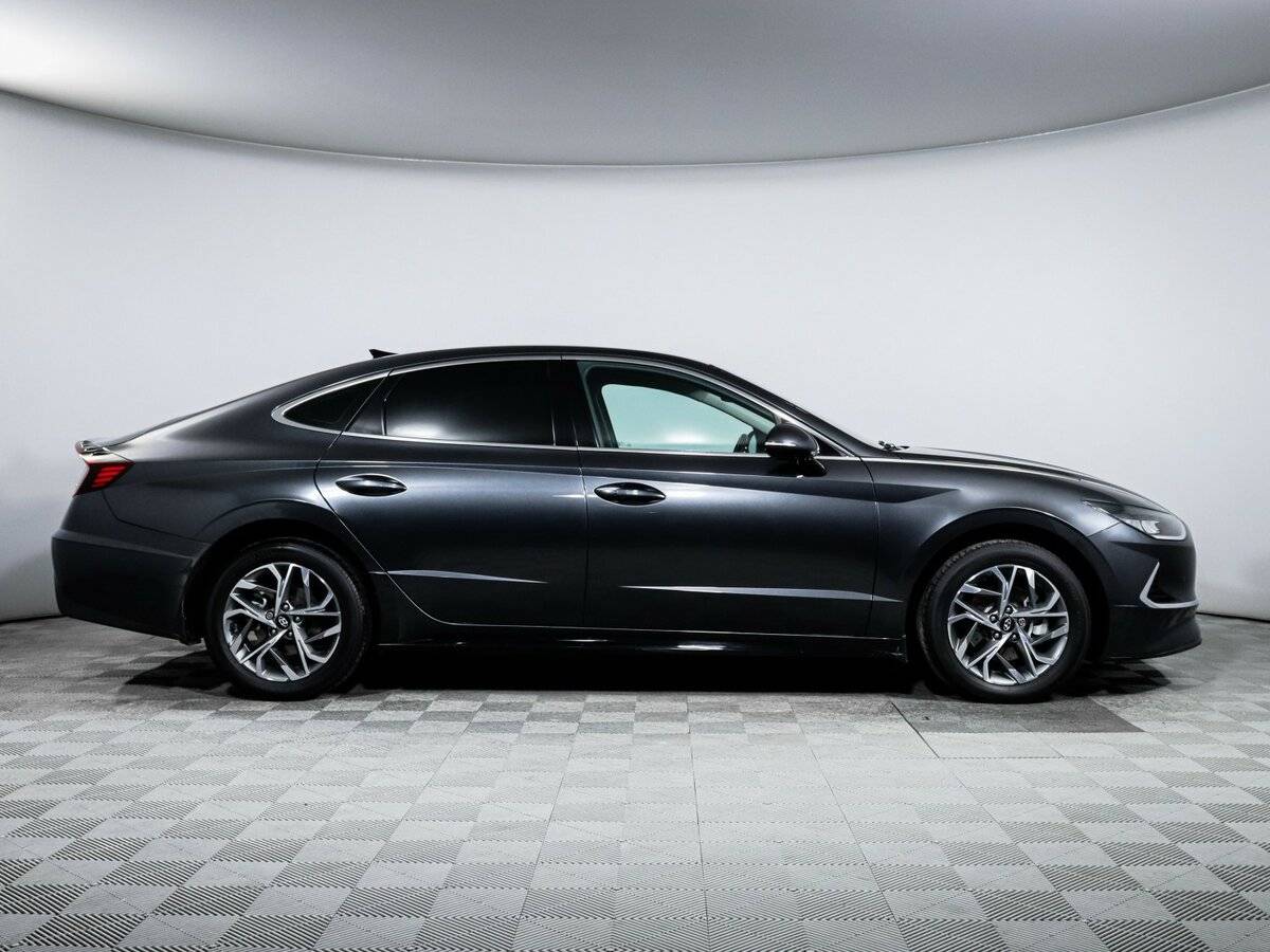 Hyundai Sonata с пробегом — 2022 год. Фото: #3
