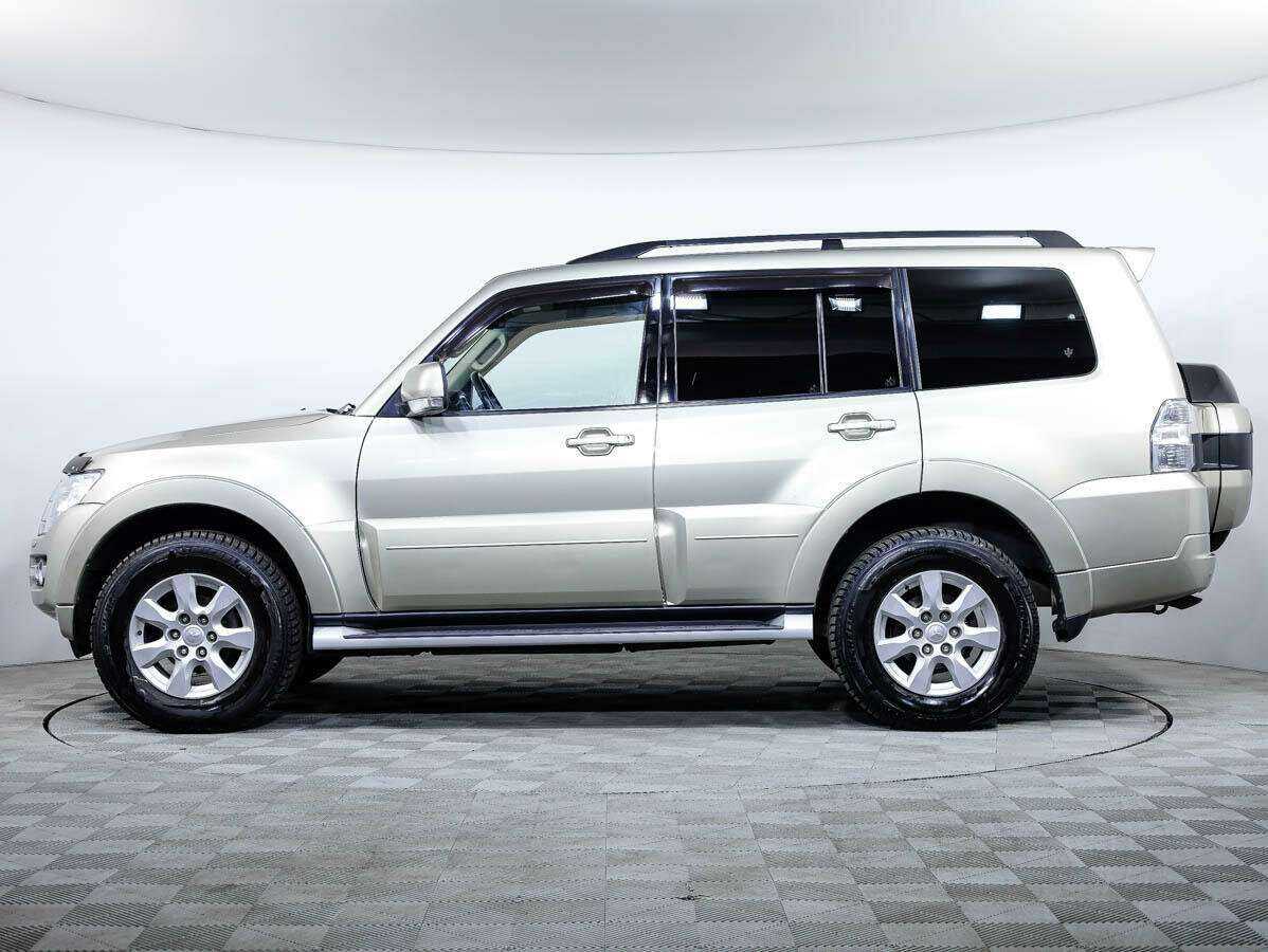 Mitsubishi Pajero с пробегом — 2014 год. Фото: #6