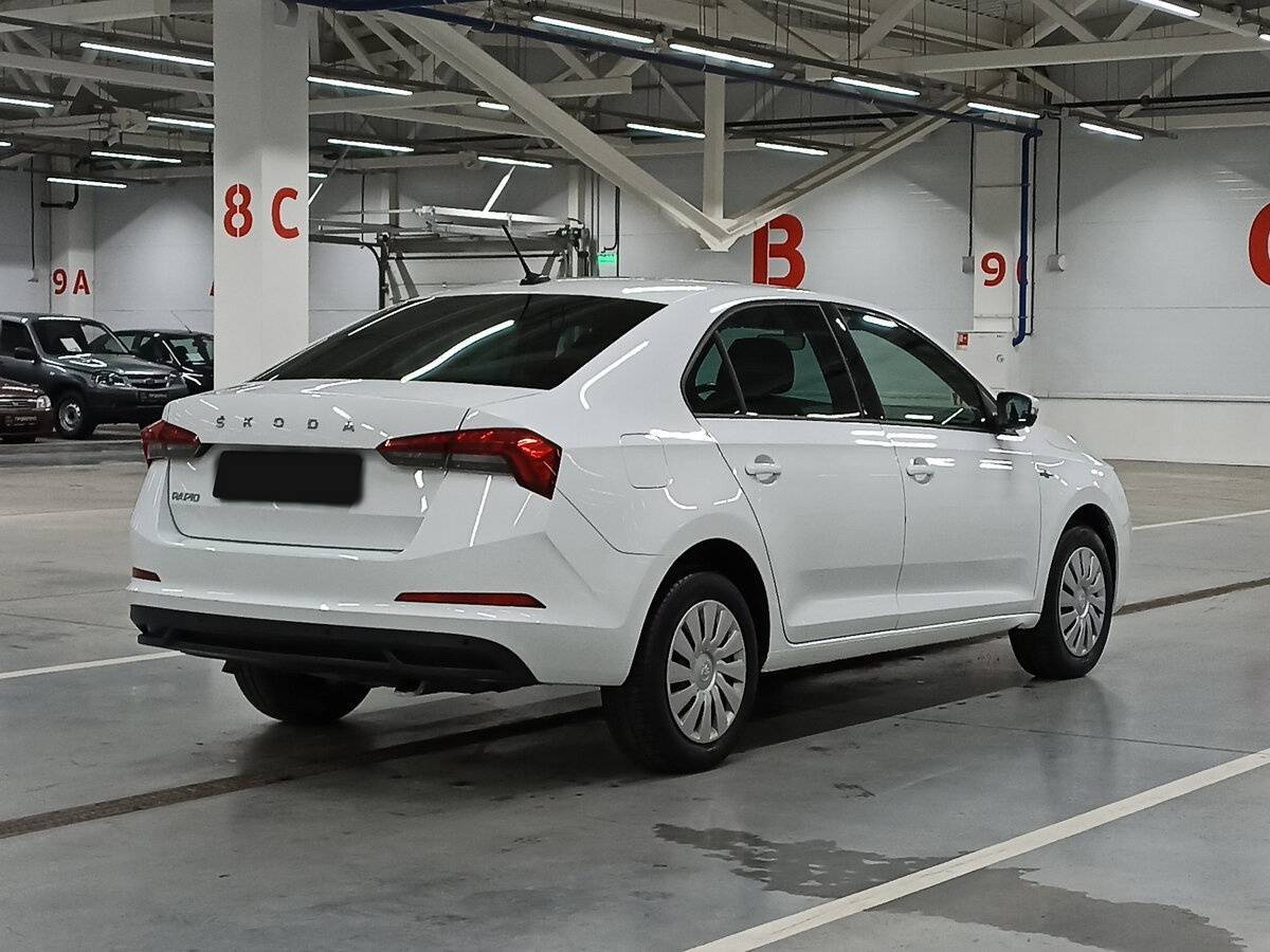 Skoda Rapid с пробегом — 2021 год. Фото: #4
