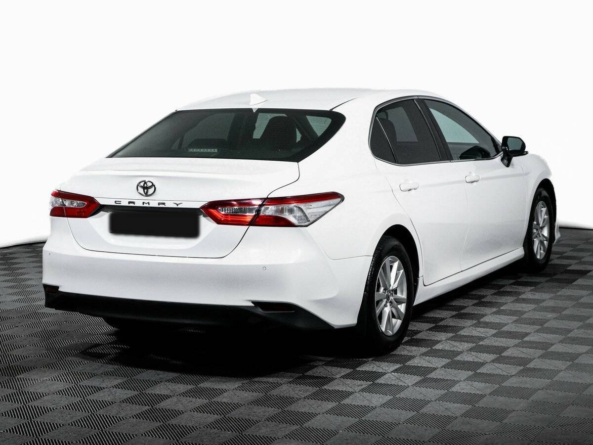 Toyota Camry с пробегом — 2018 год. Фото: #4
