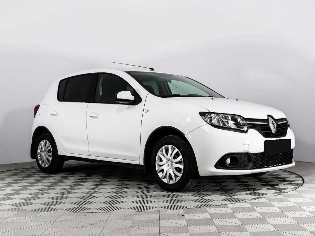 Renault Sandero с пробегом — 2017 год. Фото: #2