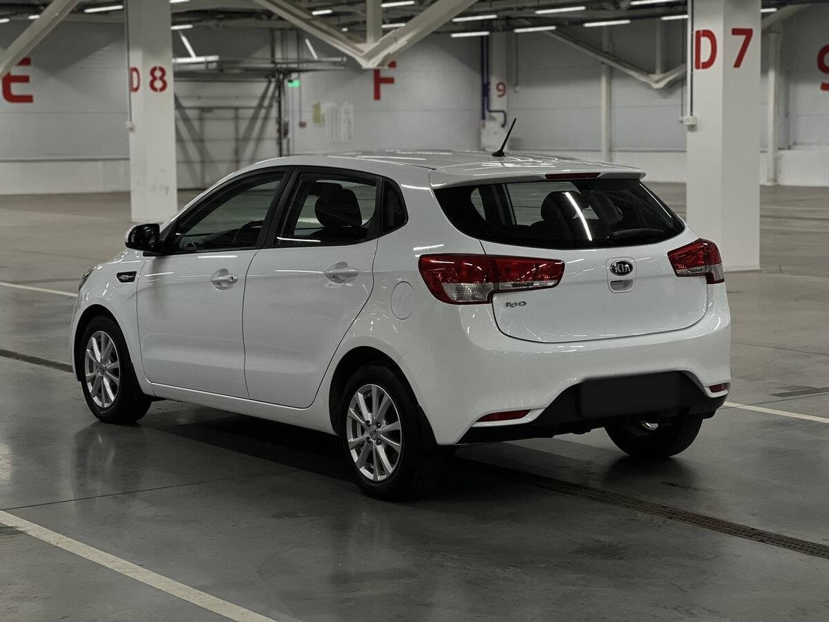 Kia Rio с пробегом — 2015 год. Фото: #6