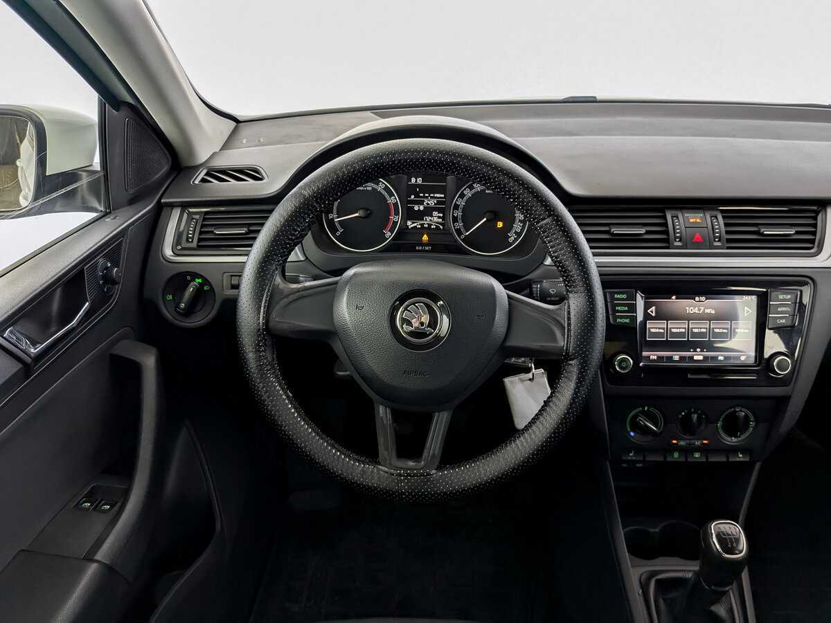 Skoda Rapid с пробегом — 2017 год. Фото: #20