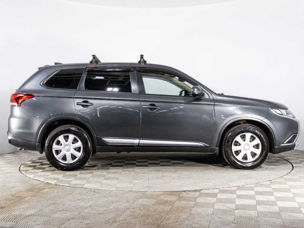 Mitsubishi Outlander с пробегом — 2017 год. Фото: #3