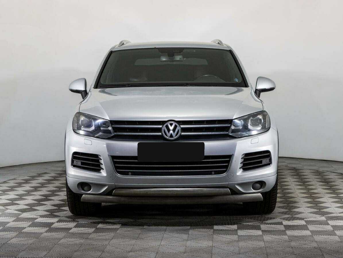 Volkswagen Touareg с пробегом — 2012 год. Фото: #1