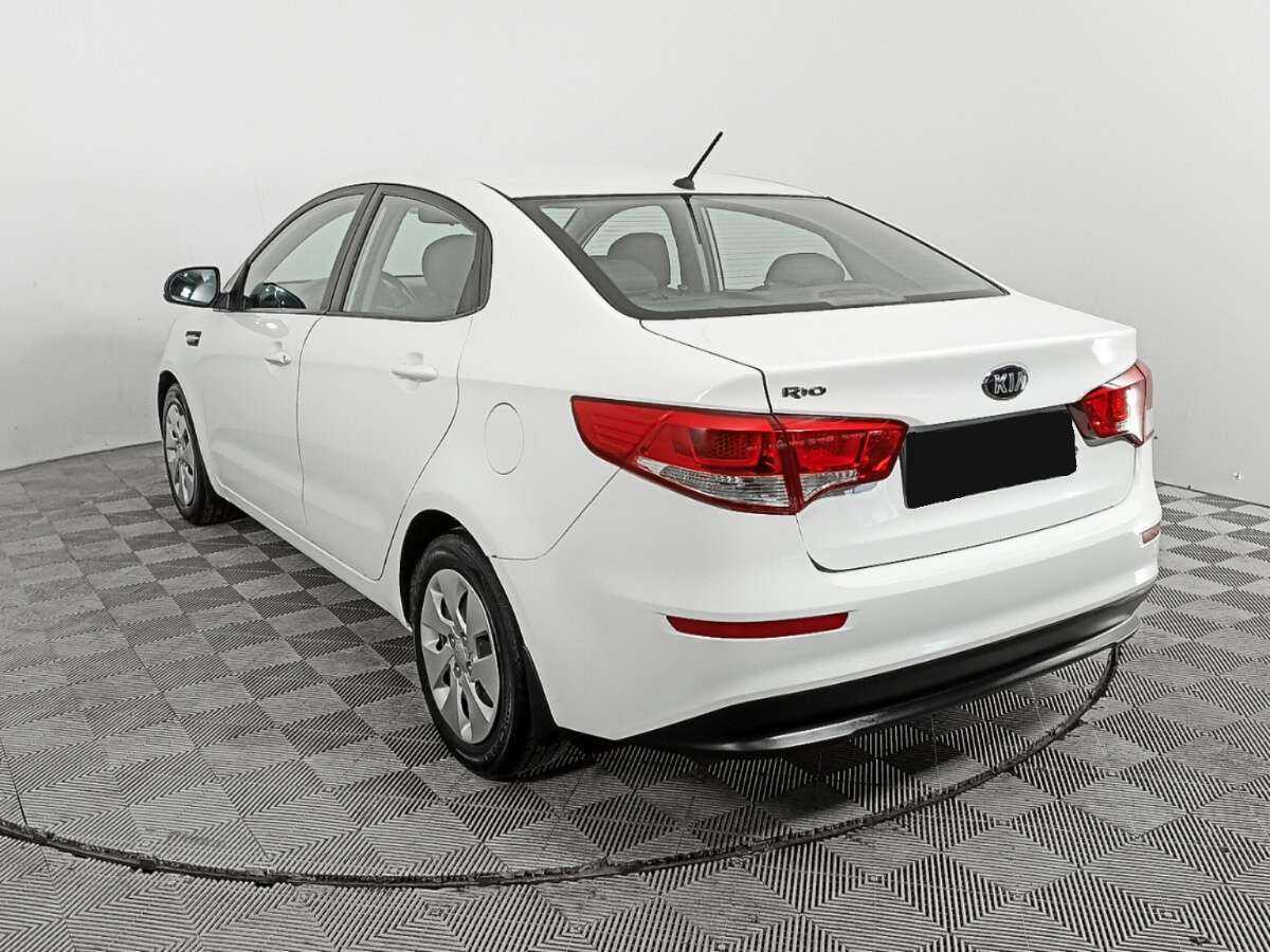Kia Rio с пробегом — 2015 год. Фото: #5