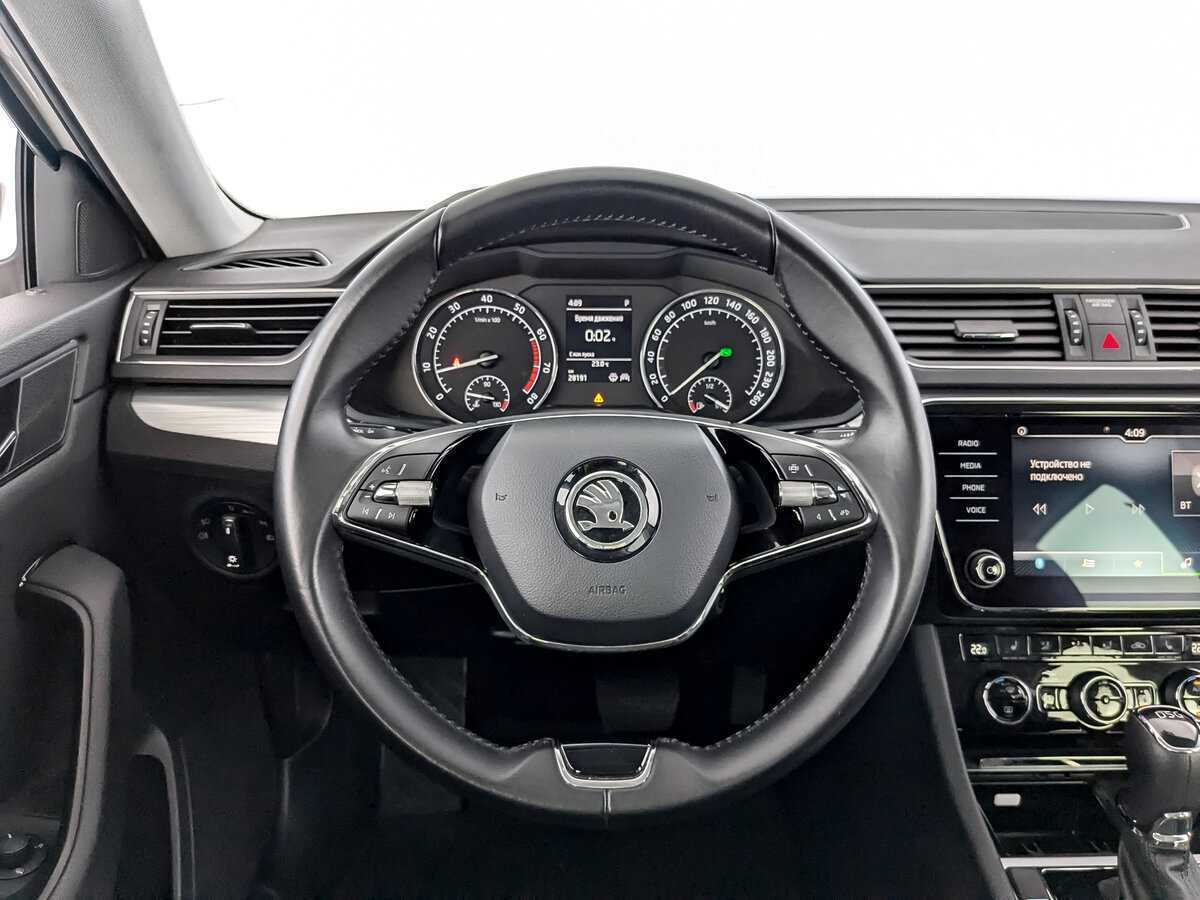 Skoda Superb с пробегом — 2021 год. Фото: #16