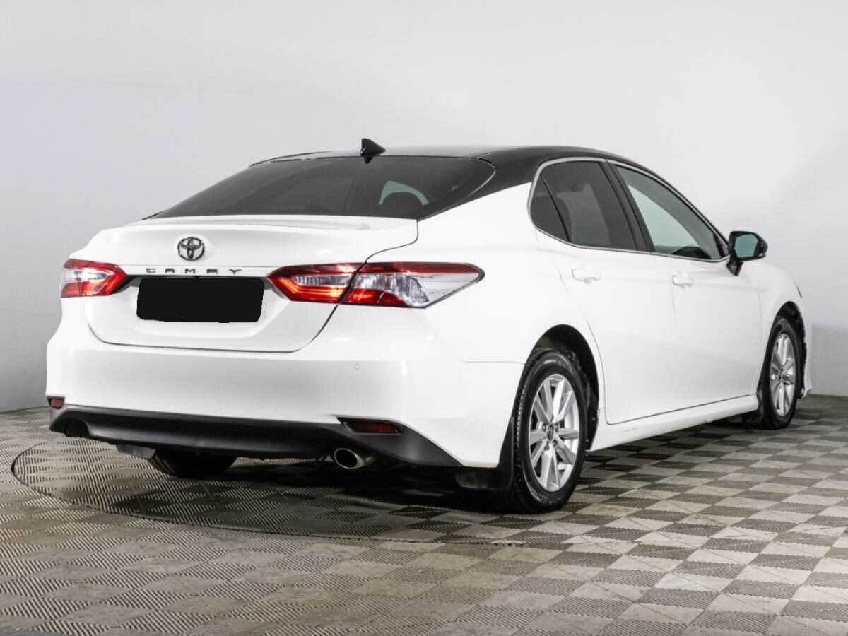 Toyota Camry с пробегом — 2019 год. Фото: #4