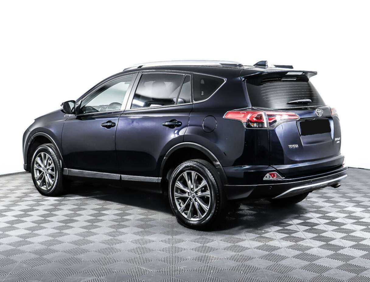 Toyota RAV4 с пробегом — 2018 год. Фото: #6