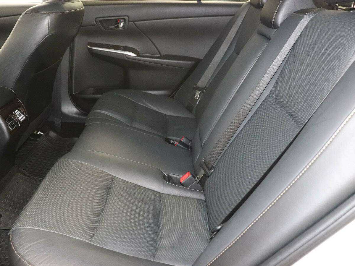 Toyota Camry с пробегом — 2018 год. Фото: #8