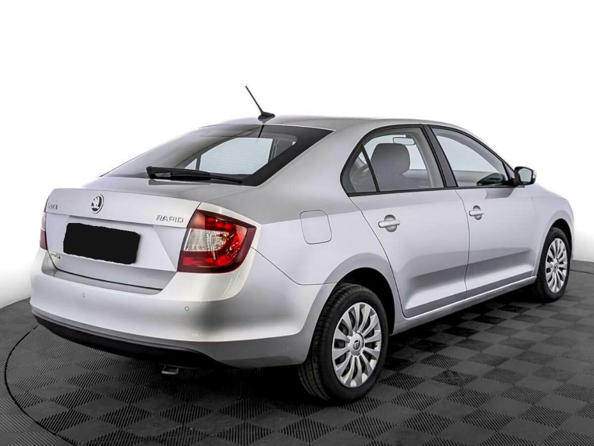 Skoda Rapid с пробегом — 2018 год. Фото: #4