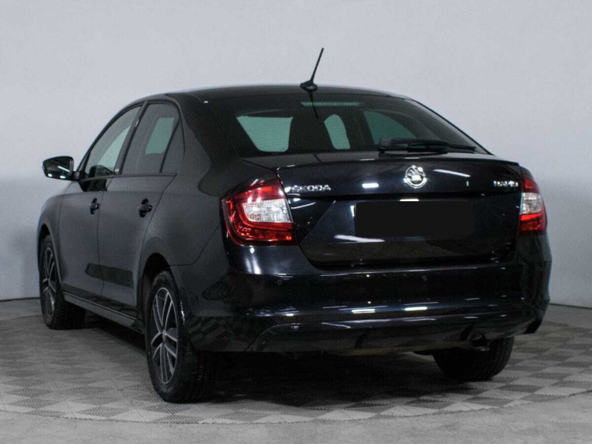 Skoda Rapid с пробегом — 2018 год. Фото: #6