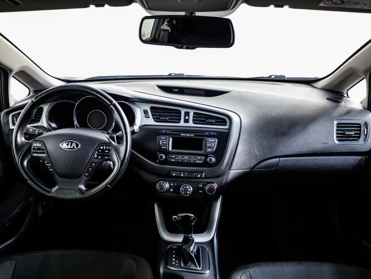 Kia Ceed с пробегом — 2013 год. Фото: #8