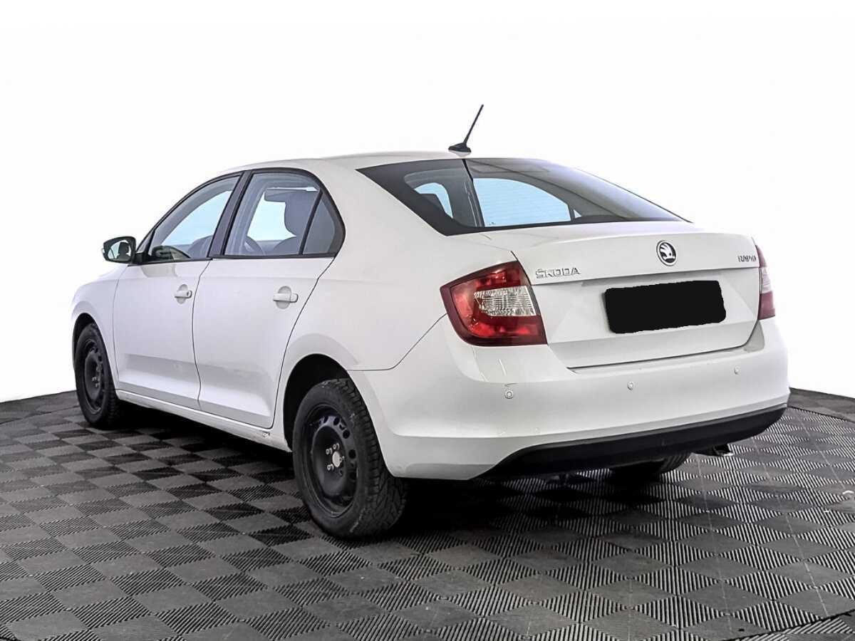 Skoda Rapid с пробегом — 2019 год. Фото: #6