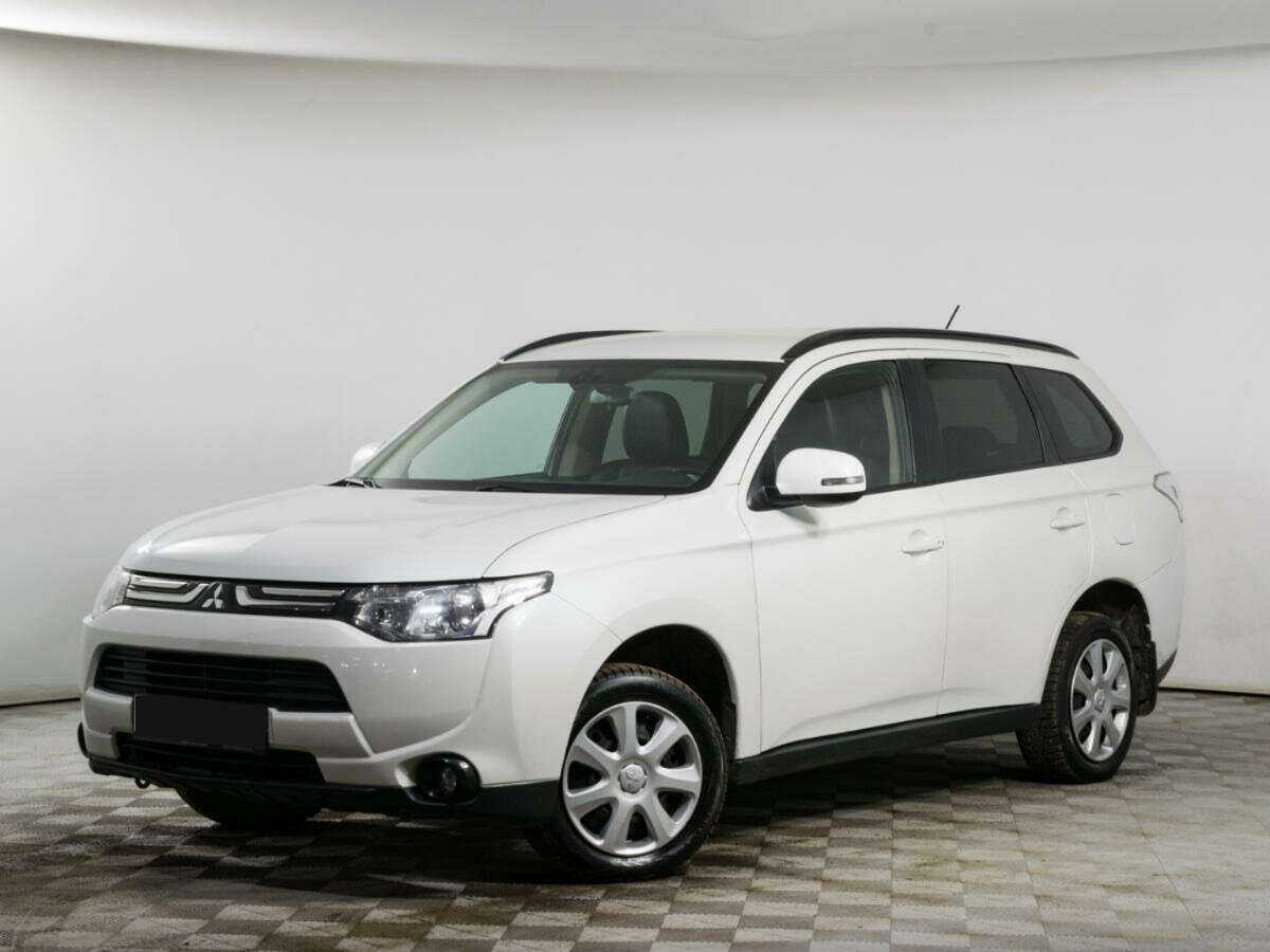Mitsubishi Outlander с пробегом — 2013 год. Фото: #0