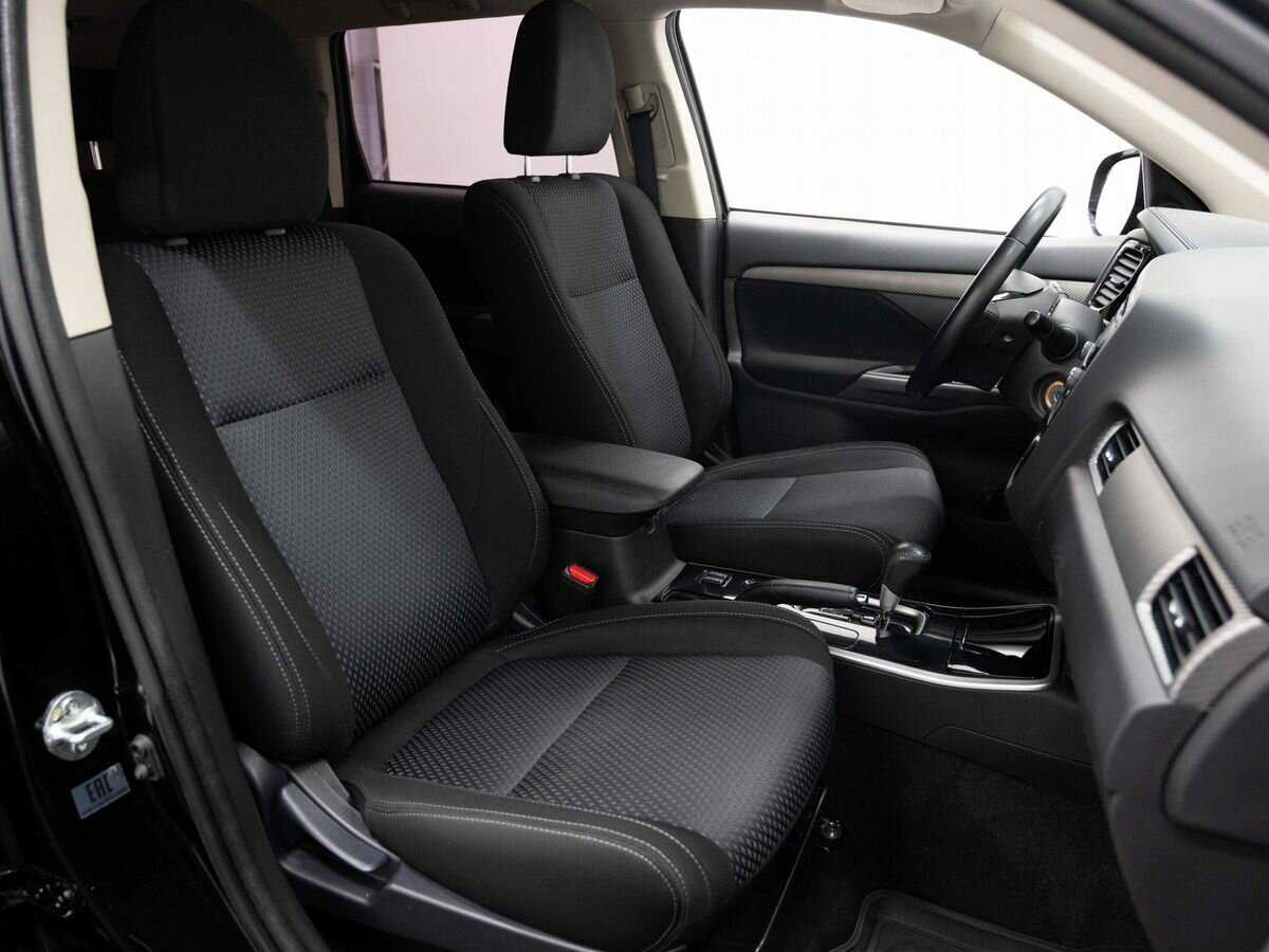 Mitsubishi Outlander с пробегом — 2018 год. Фото: #11
