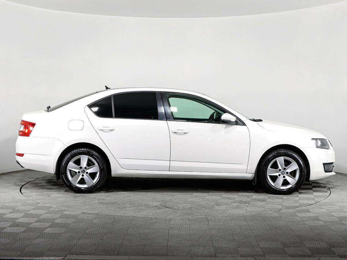 Skoda Octavia с пробегом — 2013 год. Фото: #3