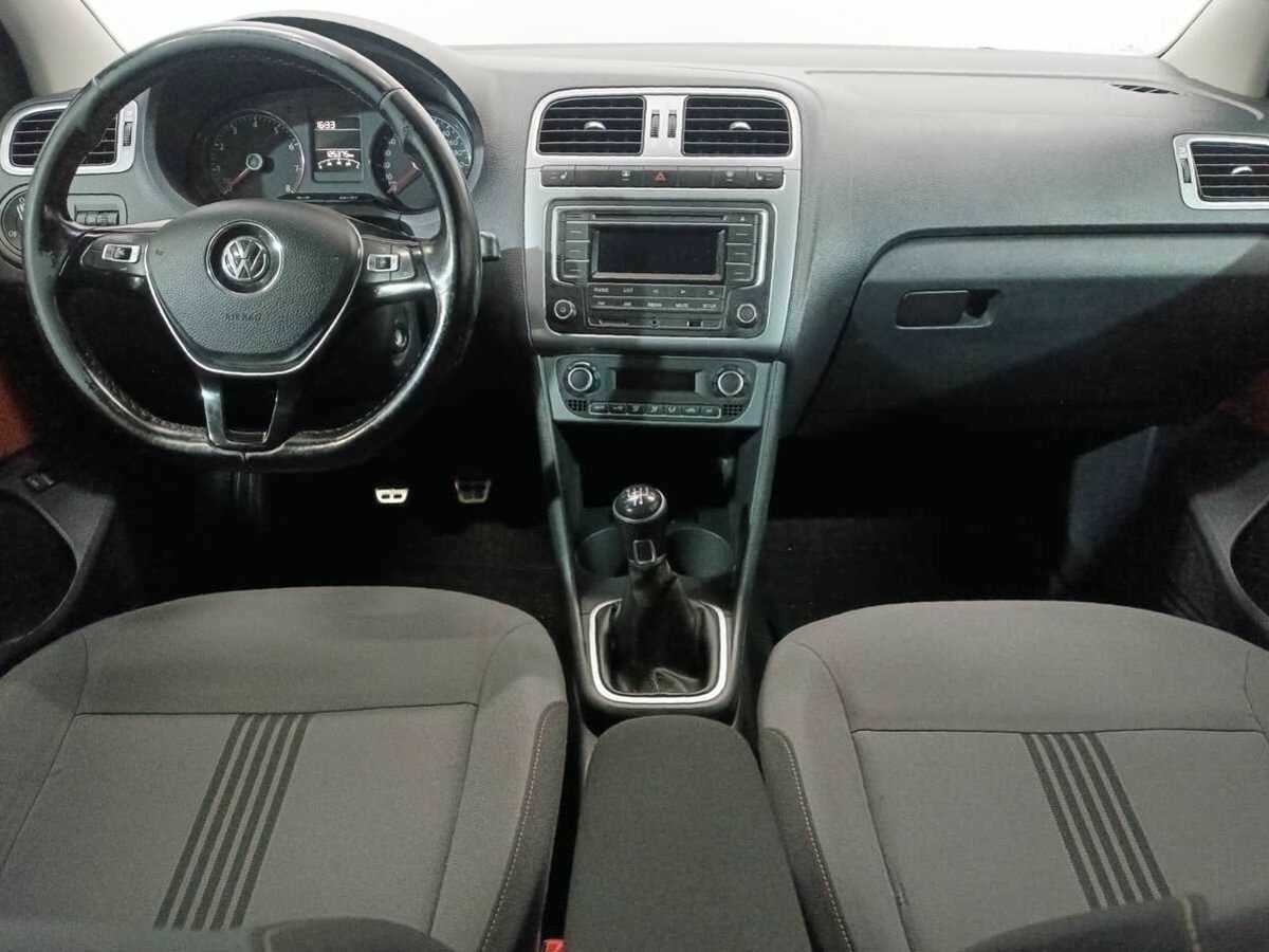 Volkswagen Polo с пробегом — 2016 год. Фото: #10