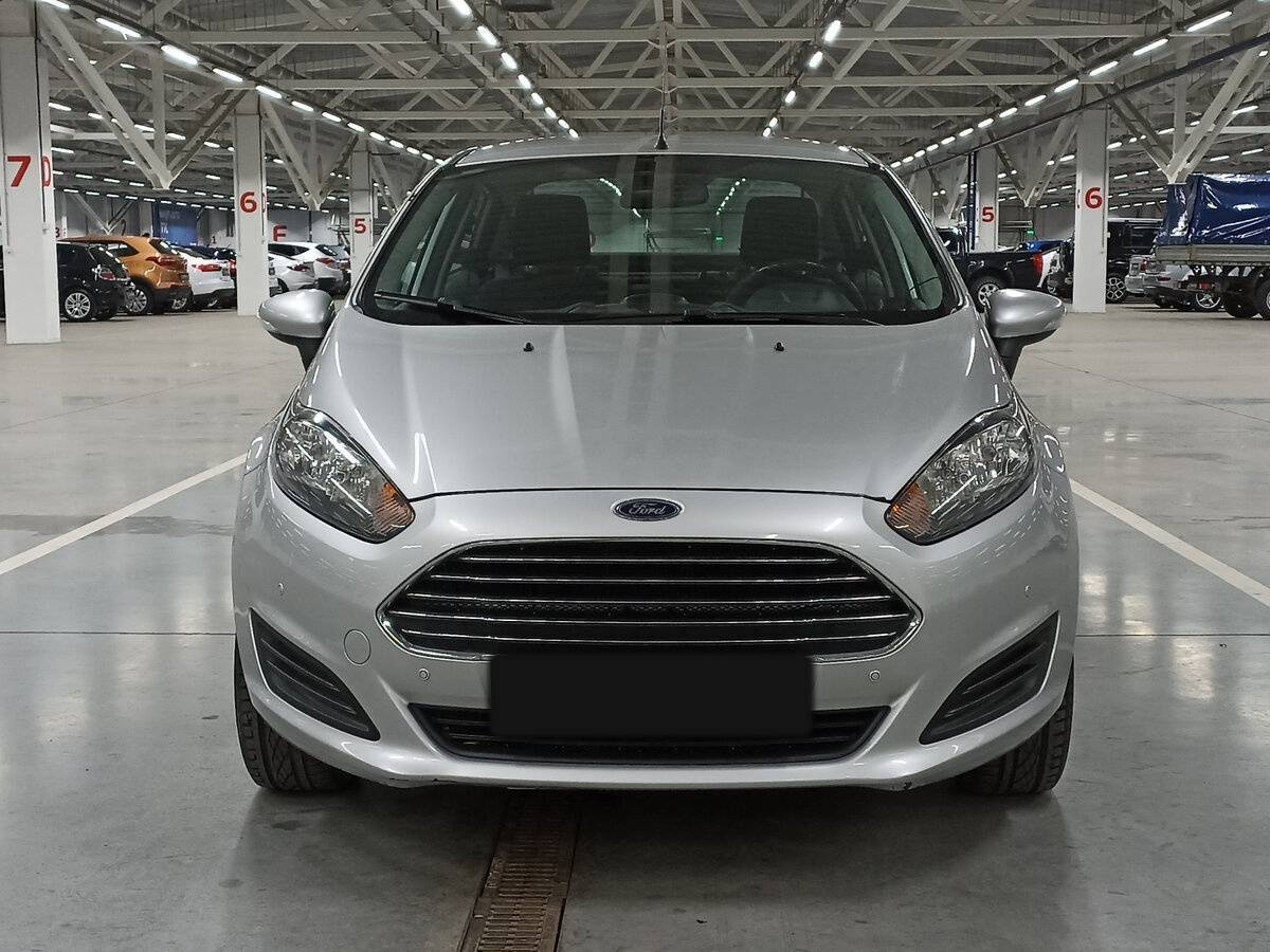 Ford Fiesta с пробегом — 2015 год. Фото: #1