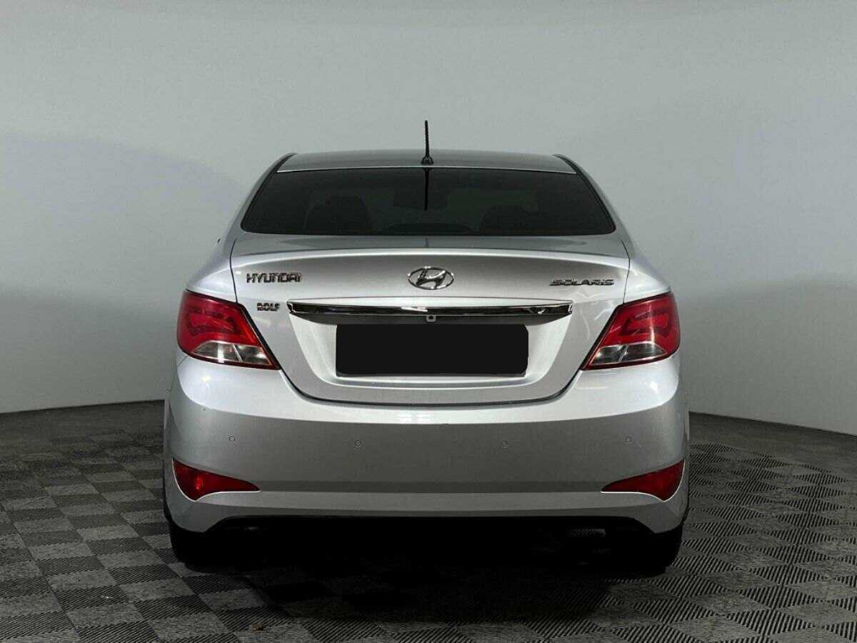 Hyundai Solaris с пробегом — 2014 год. Фото: #4