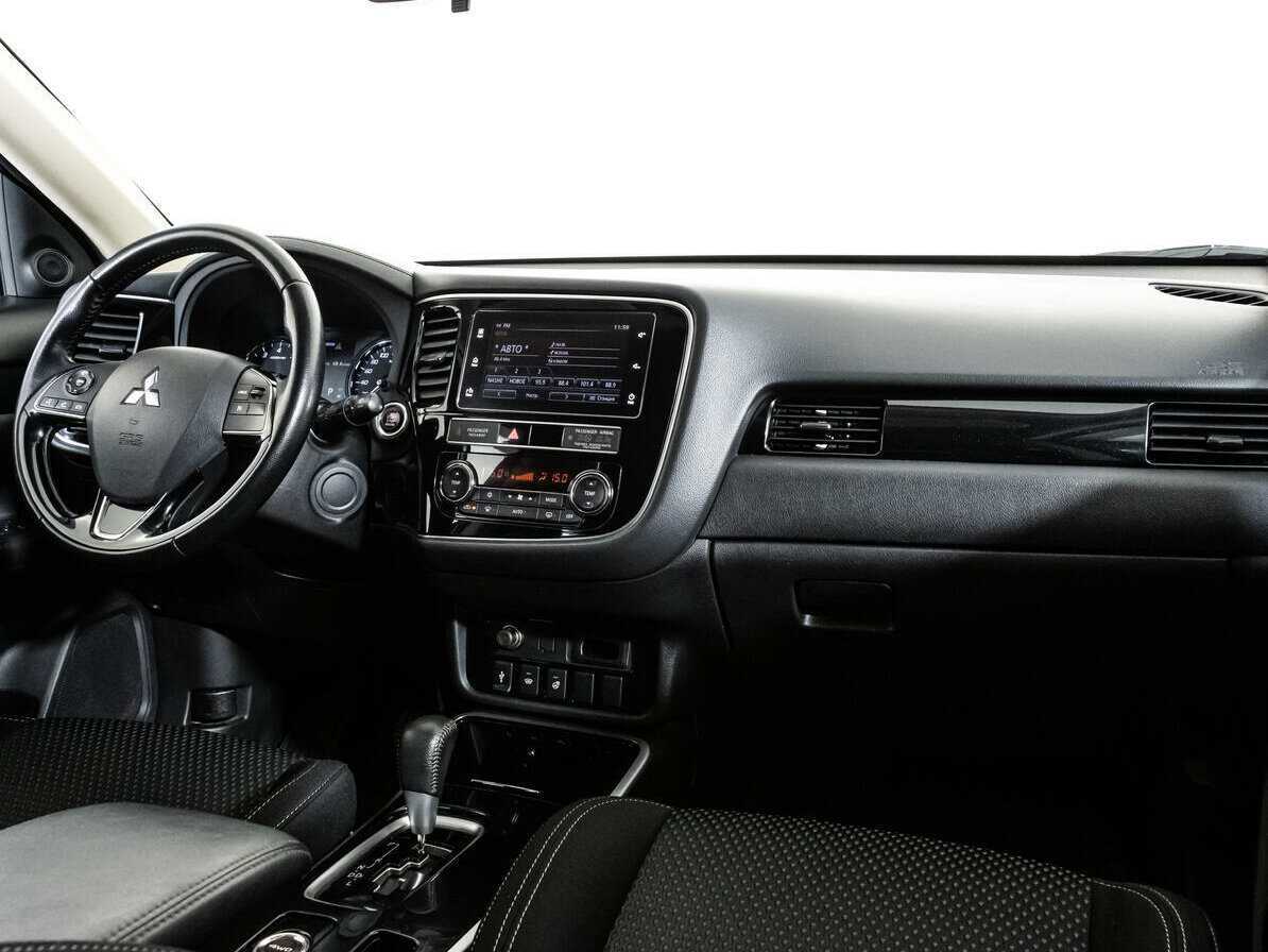 Mitsubishi Outlander с пробегом — 2019 год. Фото: #6