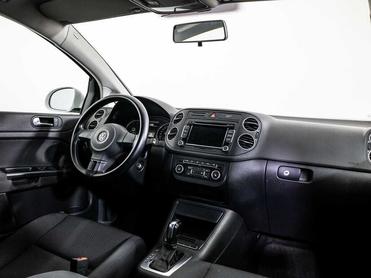 Volkswagen Golf Plus с пробегом — 2013 год. Фото: #8