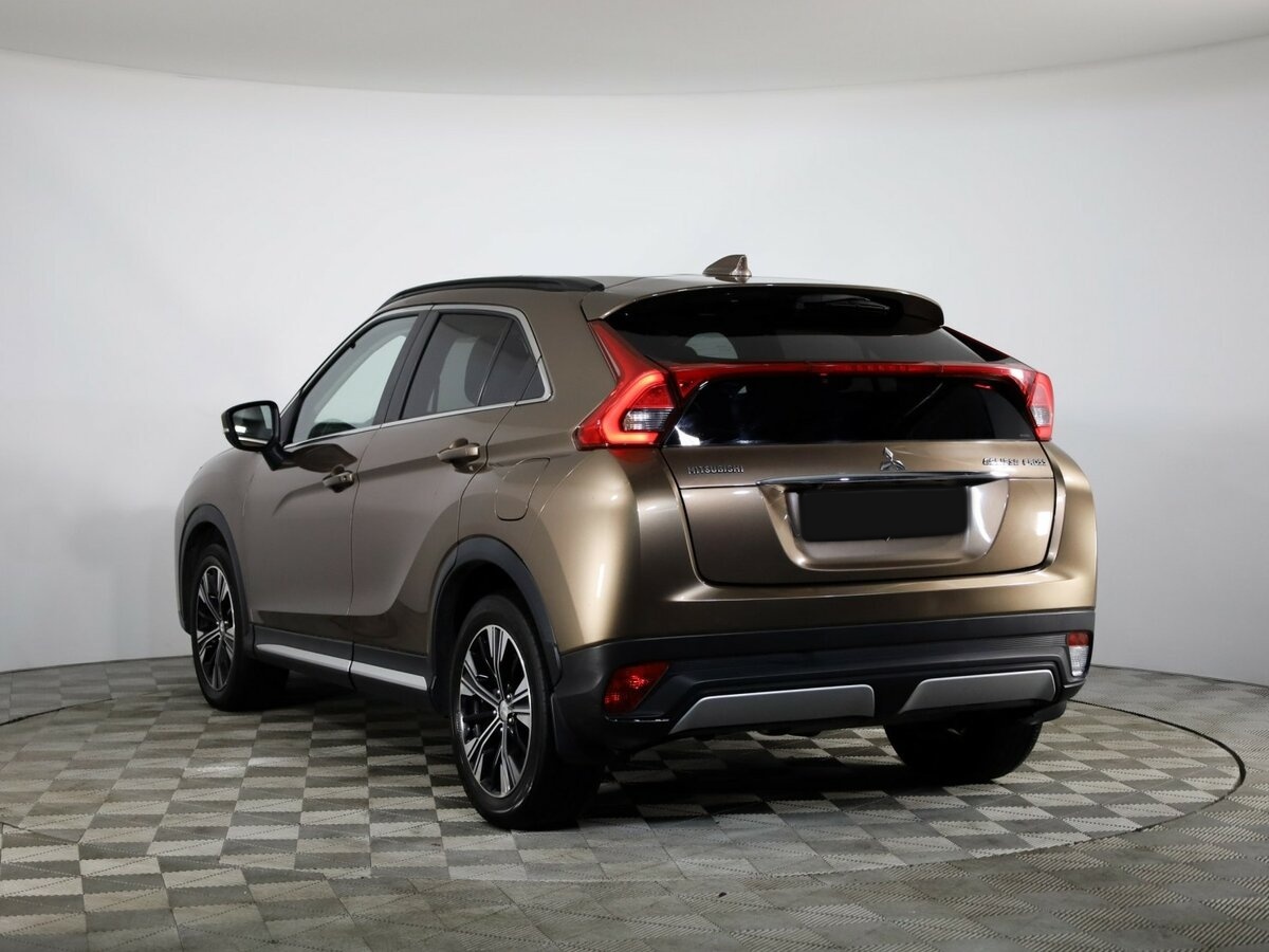 Mitsubishi Eclipse Cross с пробегом — 2019 год. Фото: #2