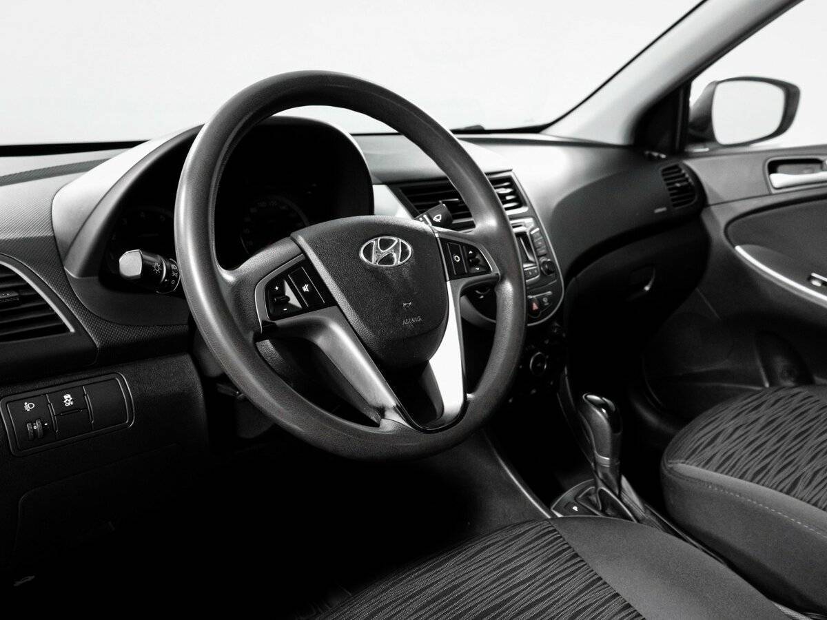 Hyundai Solaris с пробегом — 2016 год. Фото: #13