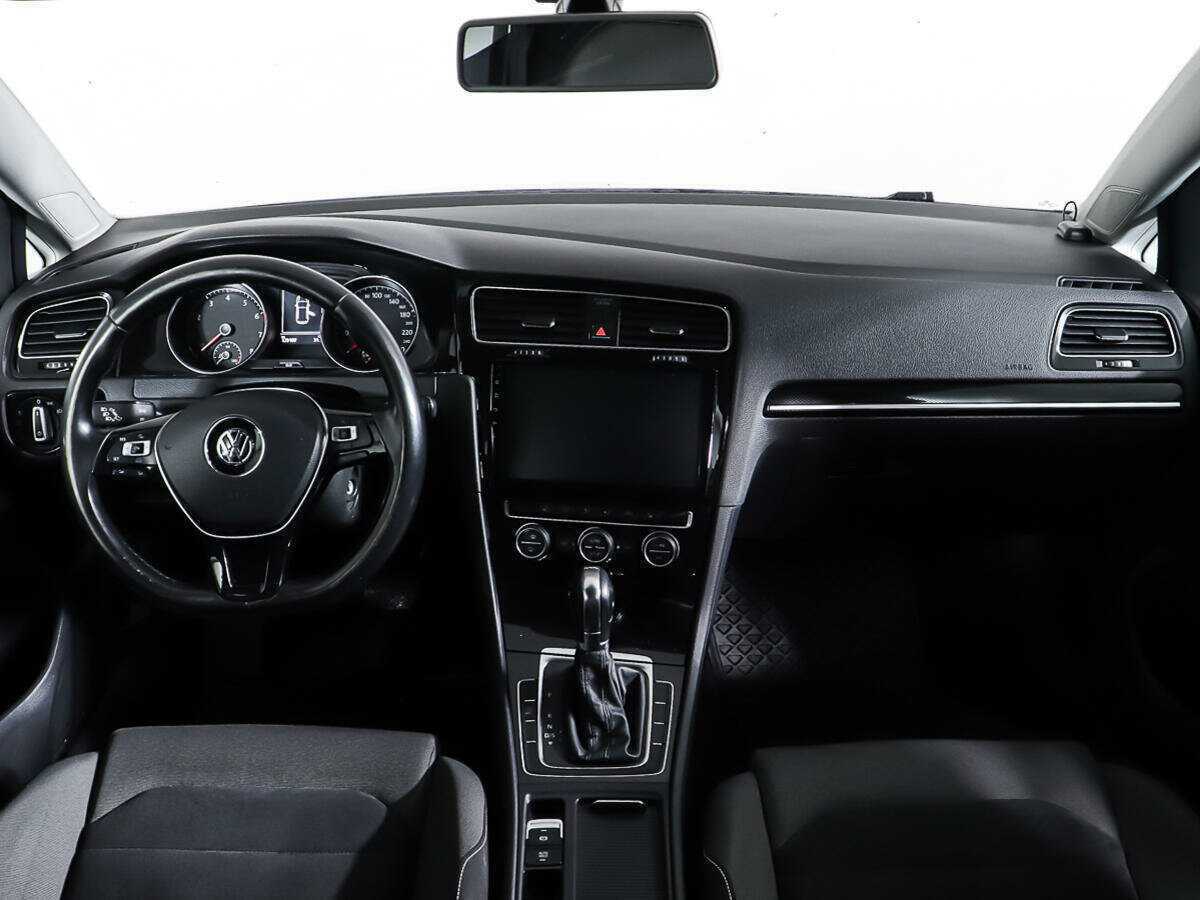 Volkswagen Golf с пробегом — 2013 год. Фото: #11