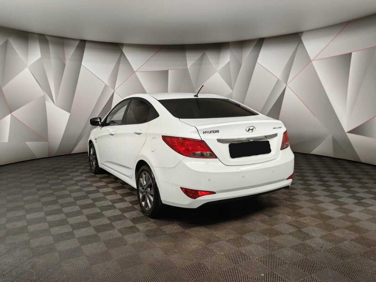 Hyundai Solaris с пробегом — 2014 год. Фото: #3
