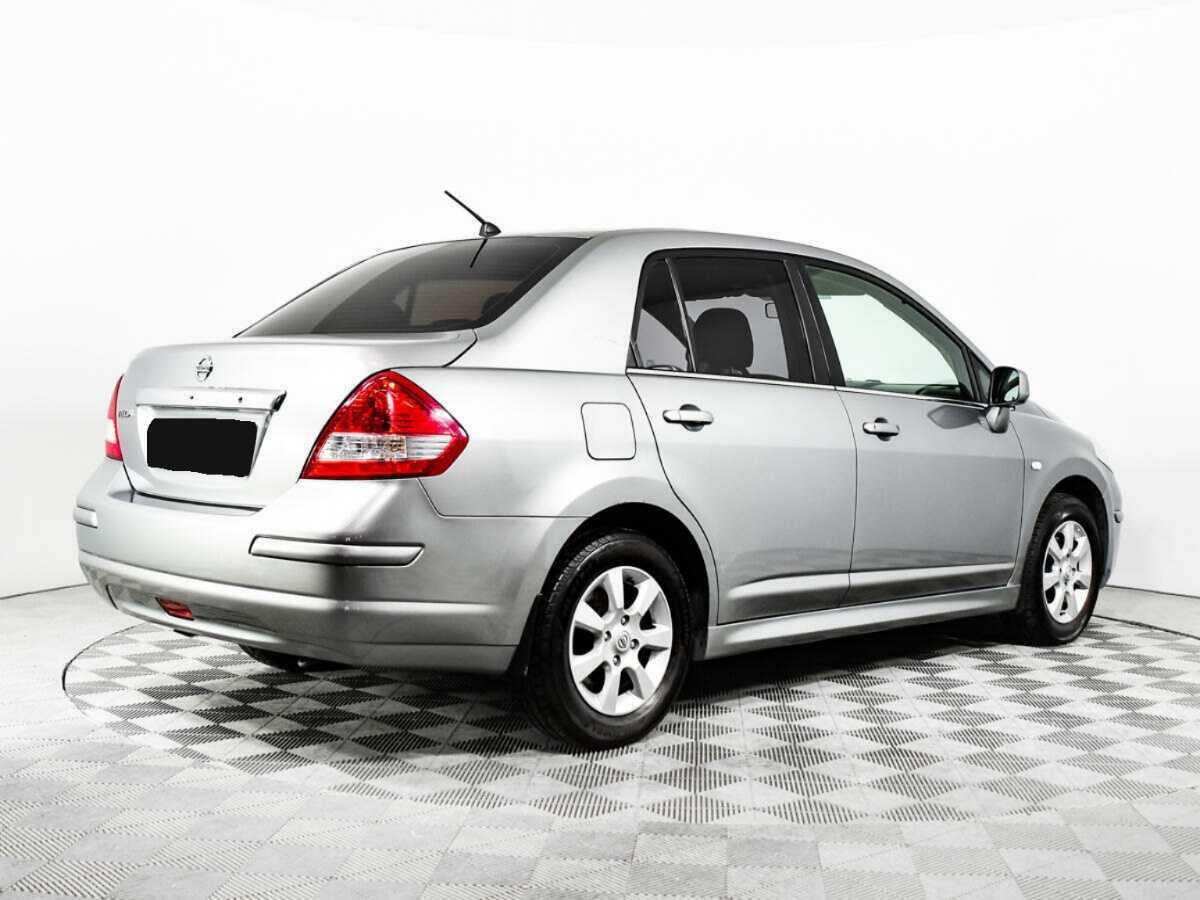 Nissan Tiida с пробегом — 2013 год. Фото: #4