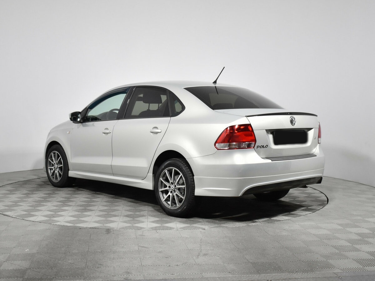 Volkswagen Polo с пробегом — 2014 год. Фото: #6