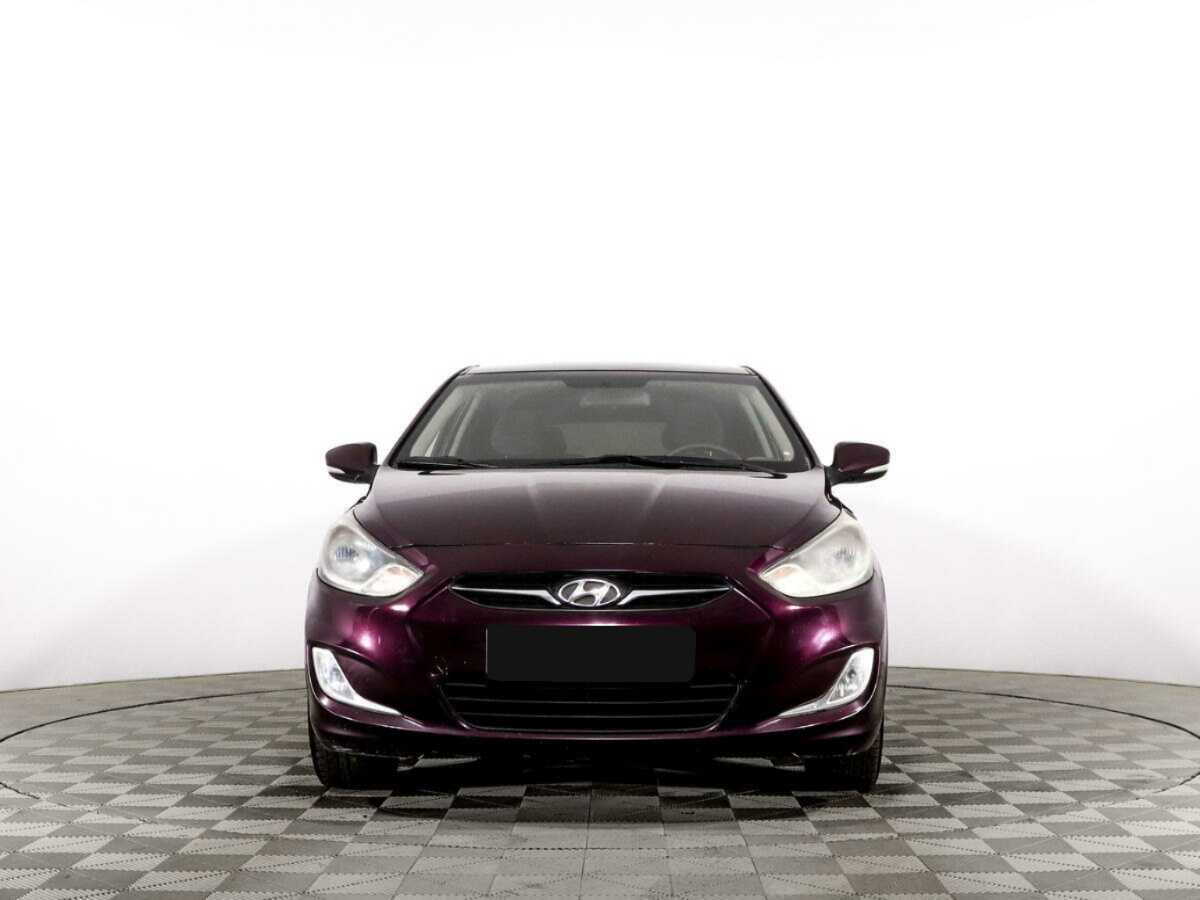 Hyundai Solaris с пробегом — 2013 год. Фото: #1