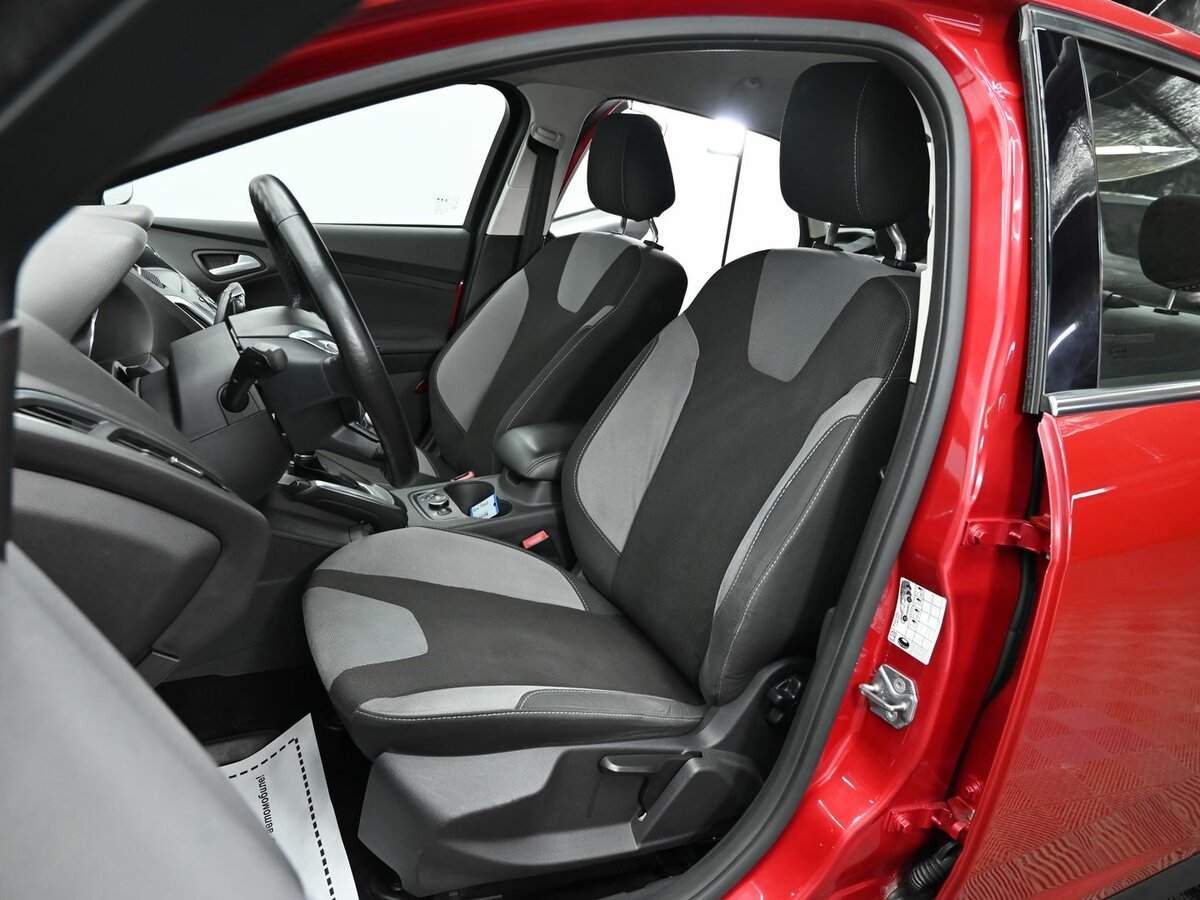 Ford Focus с пробегом — 2012 год. Фото: #6