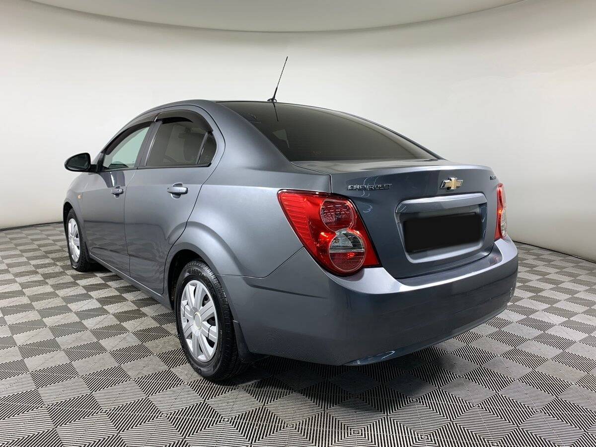 Chevrolet Aveo с пробегом — 2014 год. Фото: #6