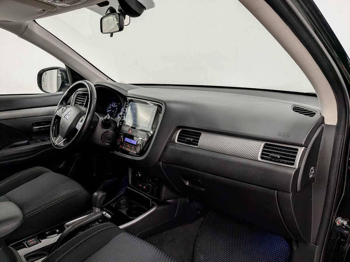Mitsubishi Outlander с пробегом — 2018 год. Фото: #10